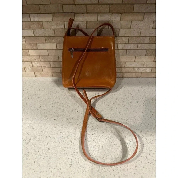 Vera pelle leather crossbody bag, back zip  ,top zip and front pocket  117 - Picture 2 of 2
